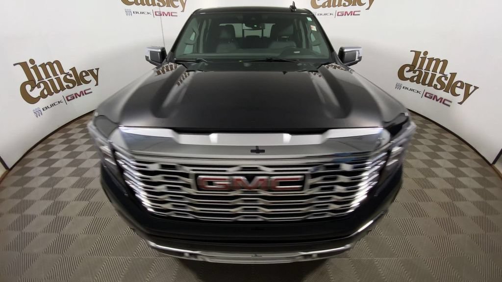 Used 2023 GMC Sierra 1500 Denali AWD/4WD image 3
