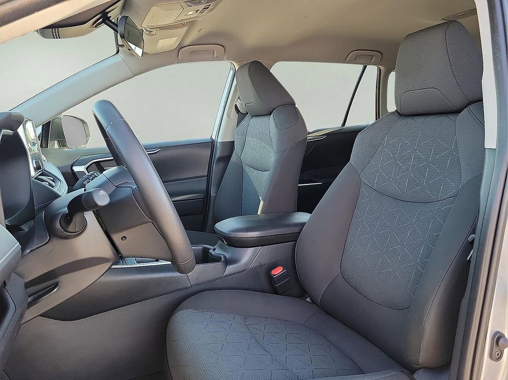 Used 2025 Toyota RAV4 XLE w/ Weather Package image 11