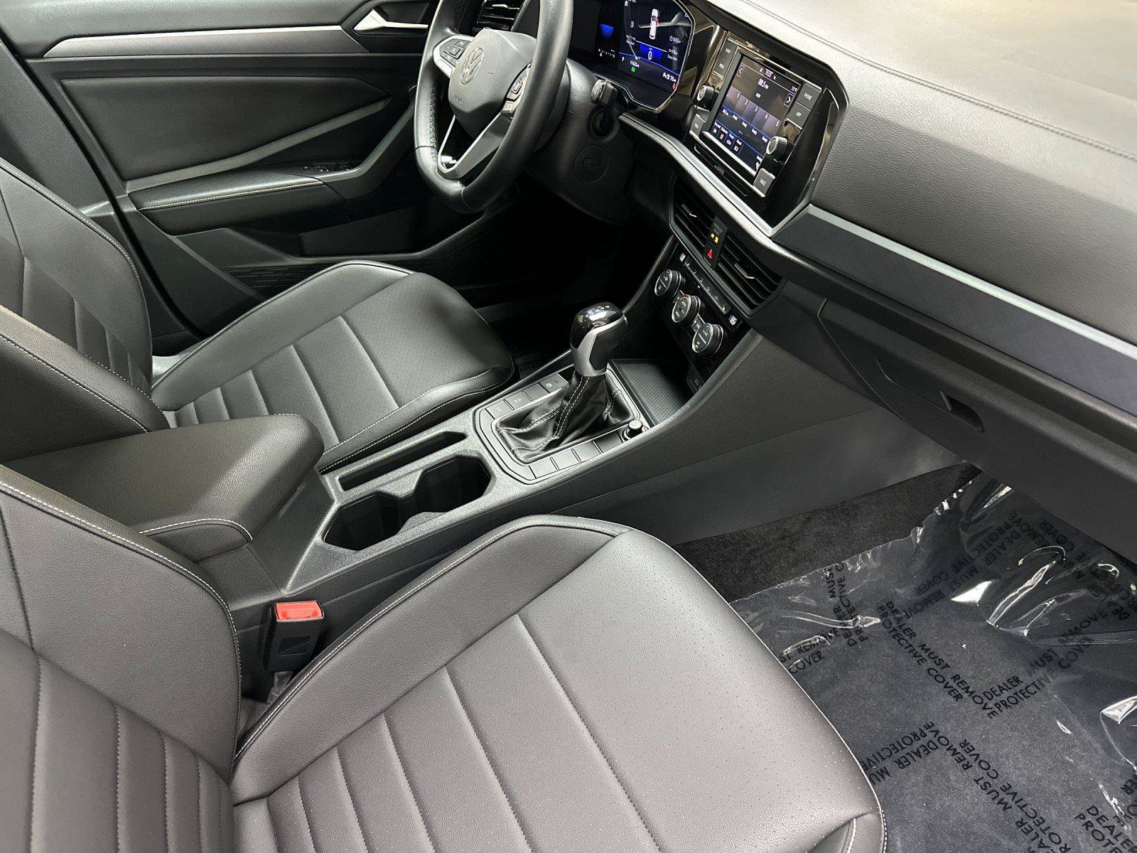 Used 2023 Volkswagen Jetta SE w/ Panoramic Sunroof Package FWD image 14