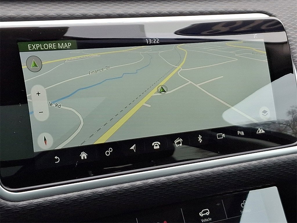 Used 2018 Land Rover Range Rover Velar S image 18