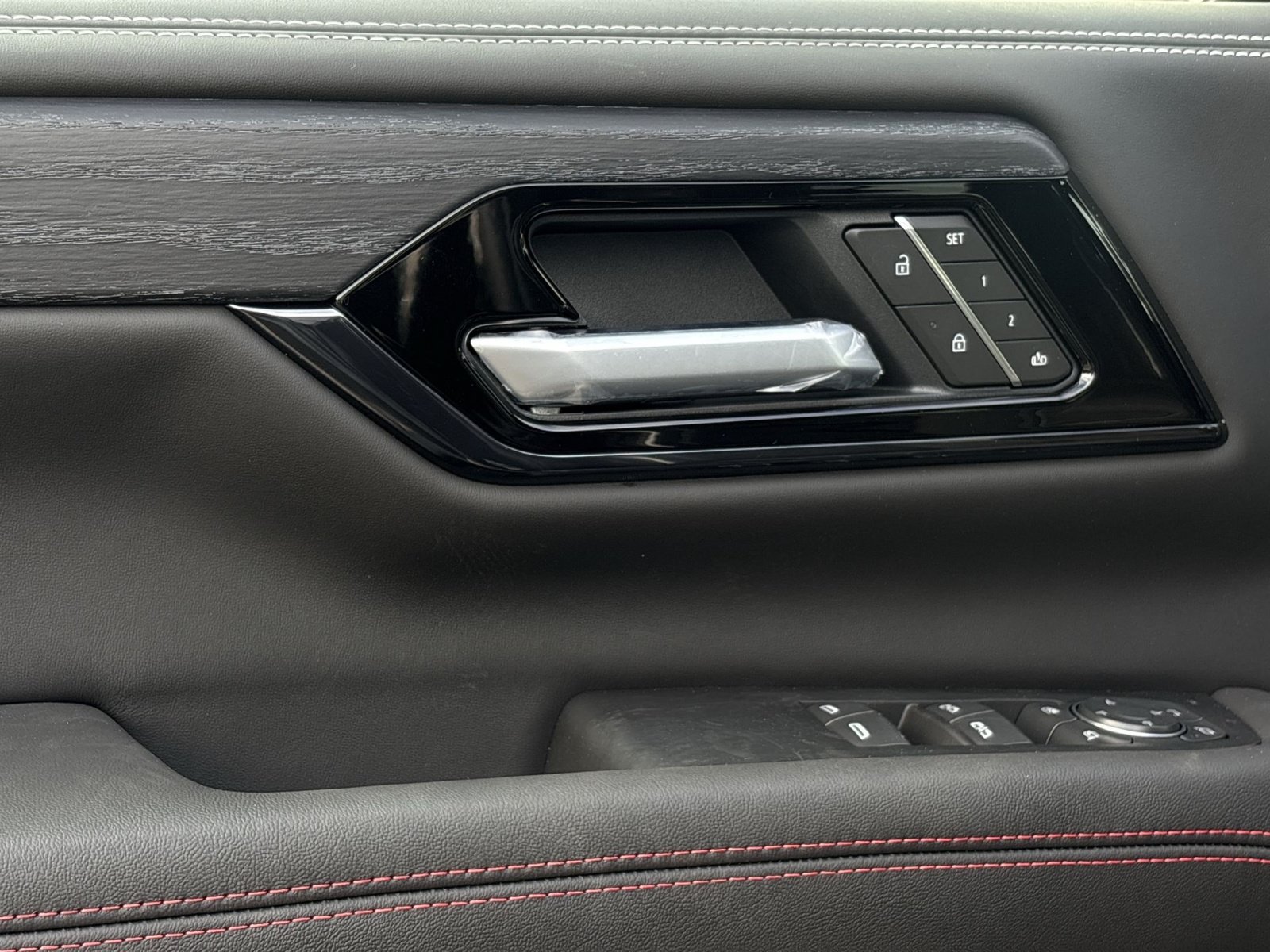 New 2026 GMC Yukon AT4 Ultimate AWD/4WD image 15