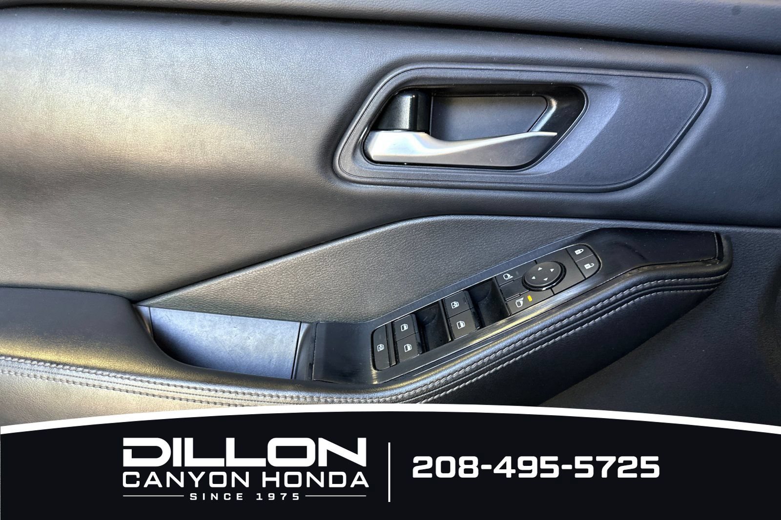 Used 2024 Nissan Rogue SV AWD/4WD image 14