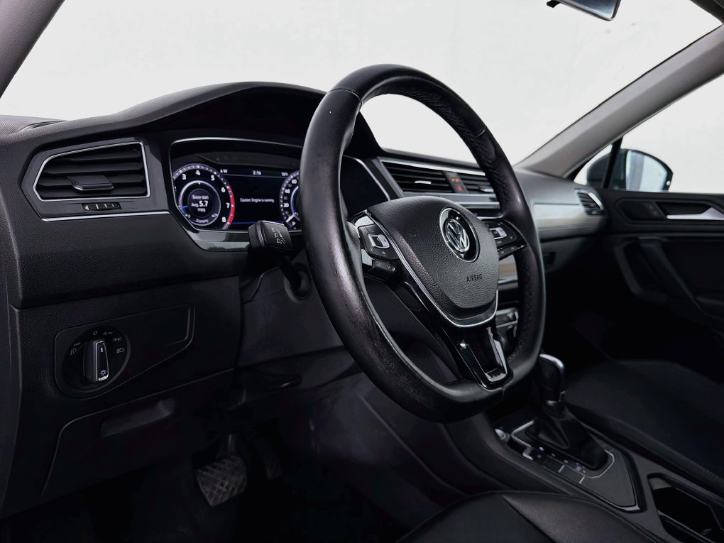 Used 2019 Volkswagen Tiguan SEL FWD image 14