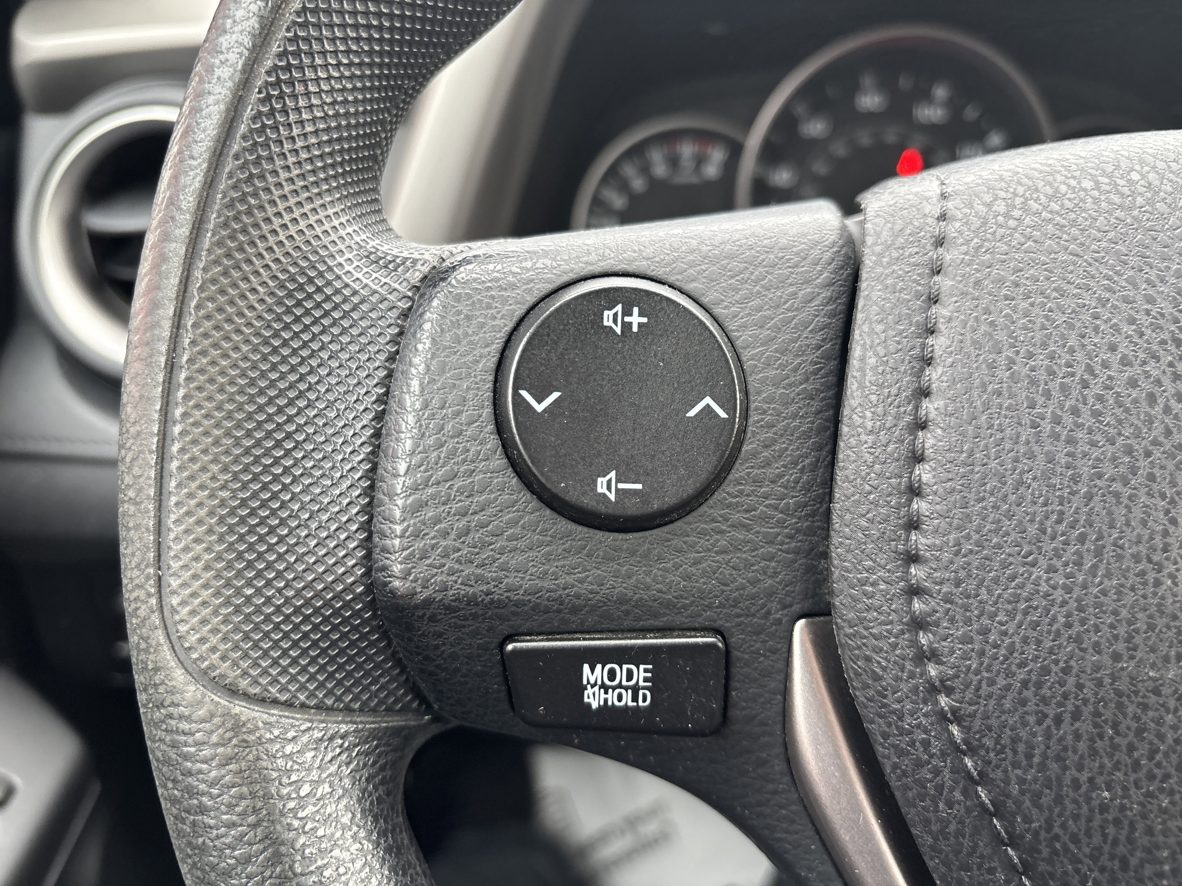 Used 2016 Toyota RAV4 LE image 19