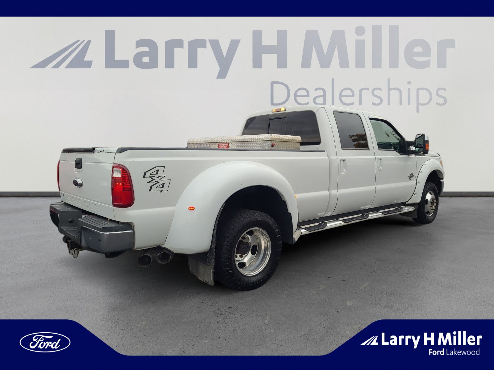 Used 2015 Ford F350 Lariat w/ Lariat Ultimate Package image 5