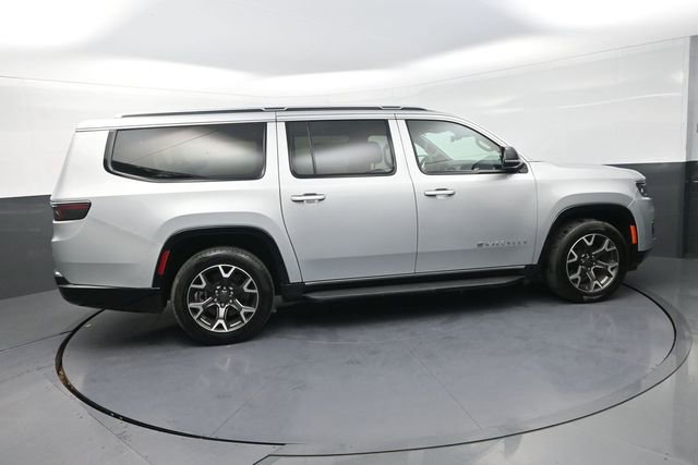 Used 2023 Jeep Wagoneer L Series III w/ Preferred Equipment Group image 10