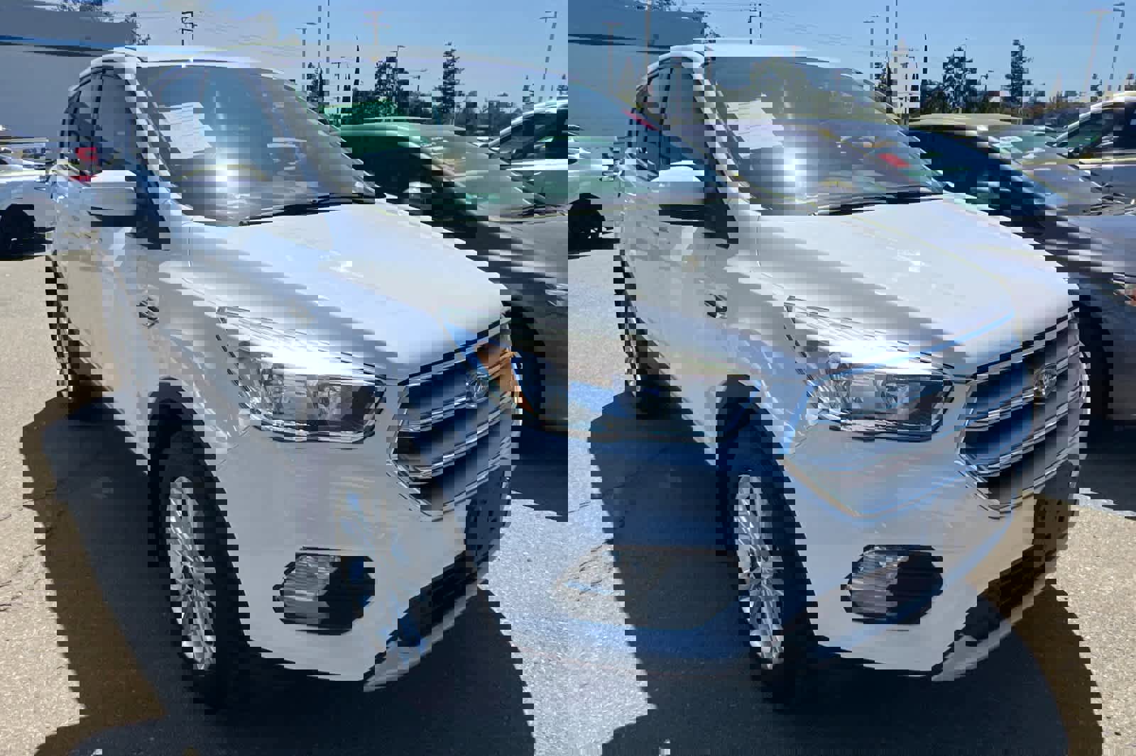 Used 2017 Ford Escape SE image 3