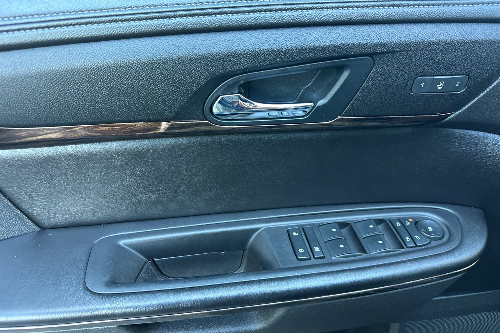 Used 2014 GMC Acadia Denali image 12