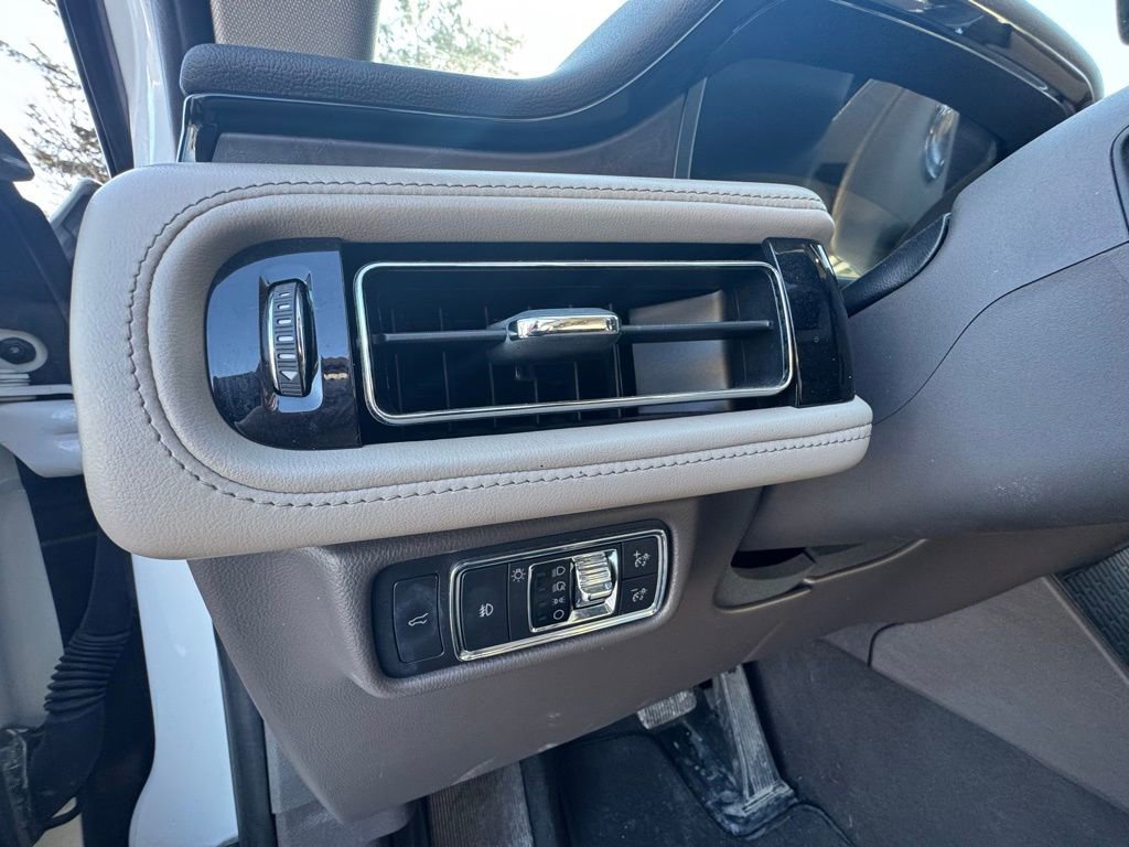 Used 2021 Lincoln Aviator Reserve w/ Equipment Group 202A image 15