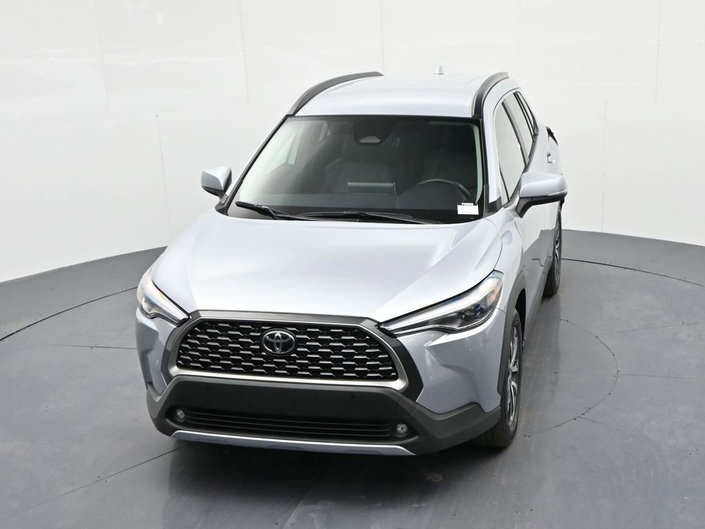 Used 2024 Toyota Corolla Cross XLE image 17