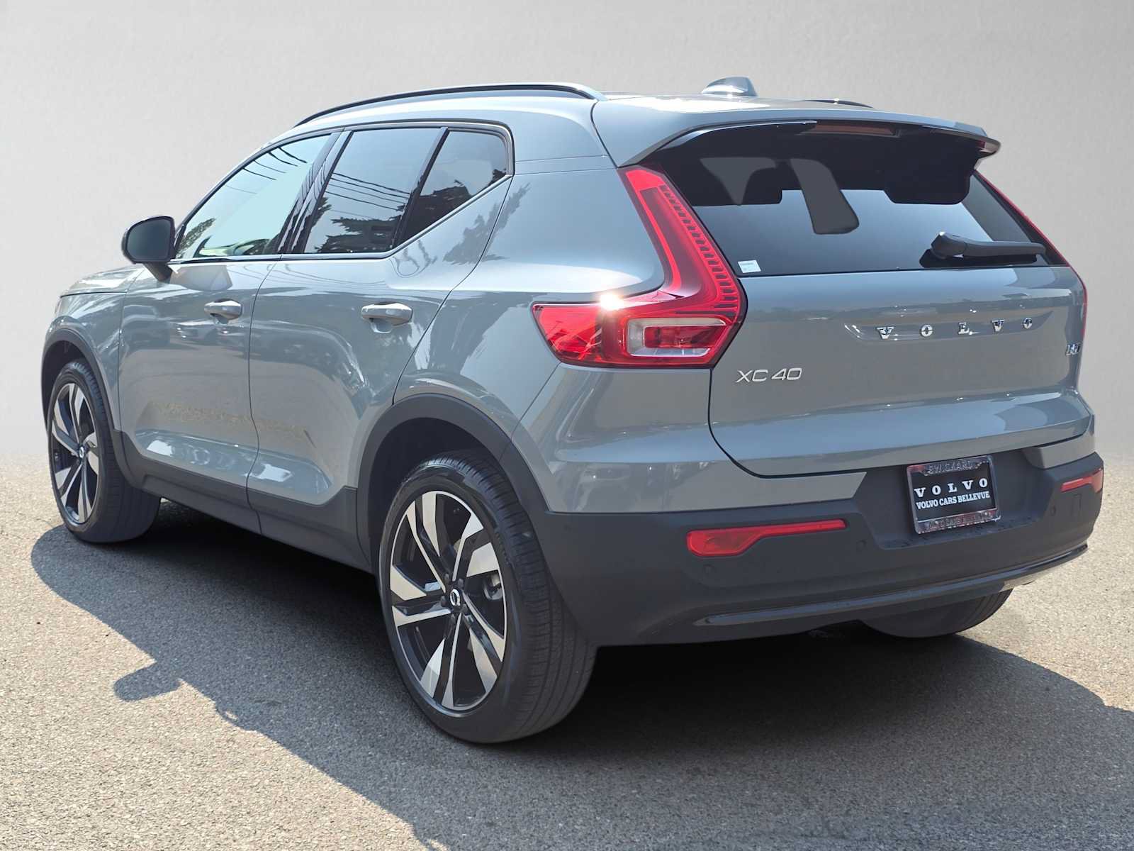 New 2026 Volvo XC40 B5 Ultra w/ Protection Package Premier AWD/4WD image 5