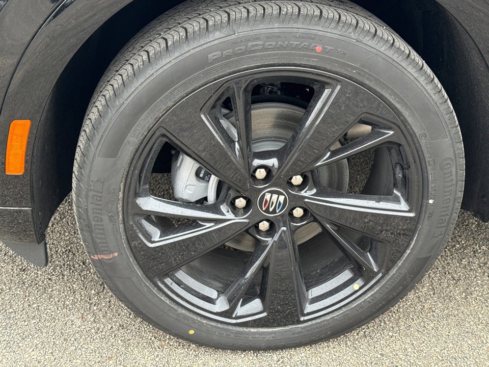 New 2025 Buick Envision Sport Touring image 11