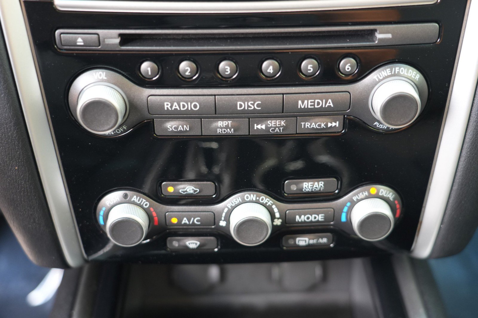 Used 2017 Nissan Pathfinder SV FWD image 26