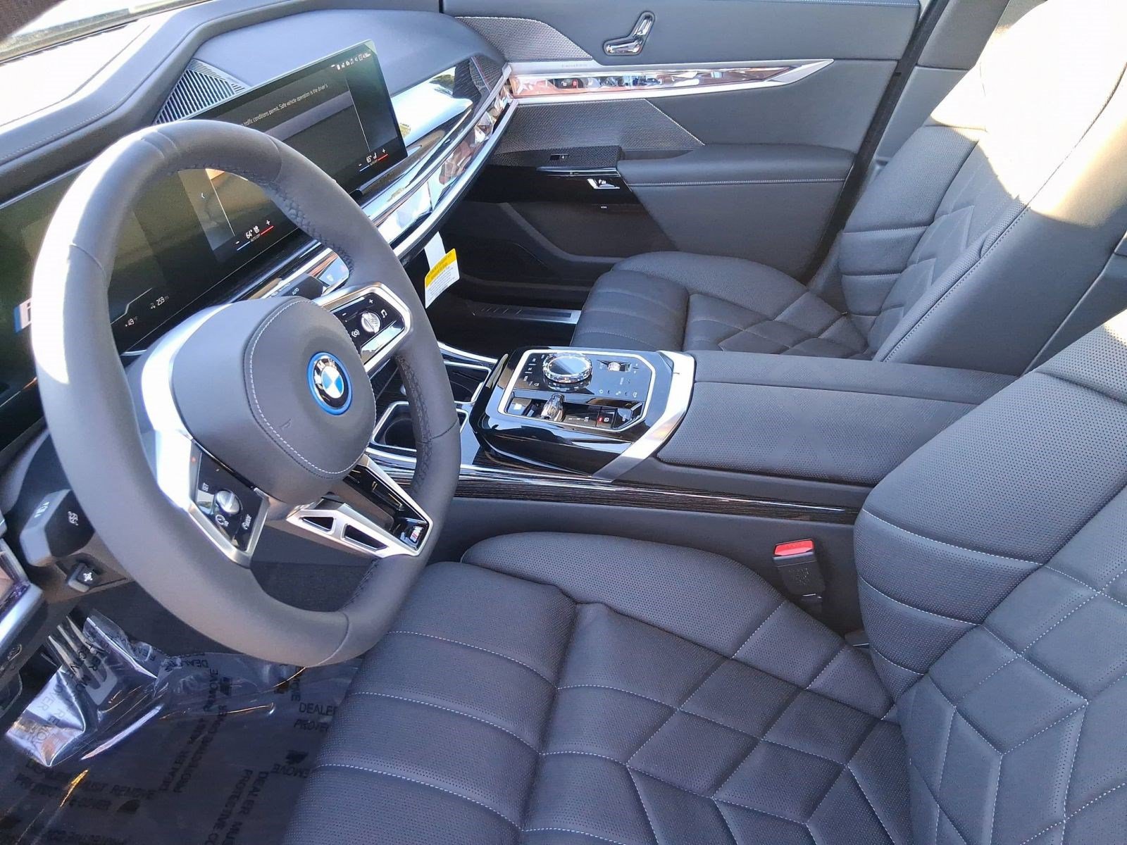 Used 2026 BMW i7 xDrive60 w/ Premium Package AWD/4WD image 27