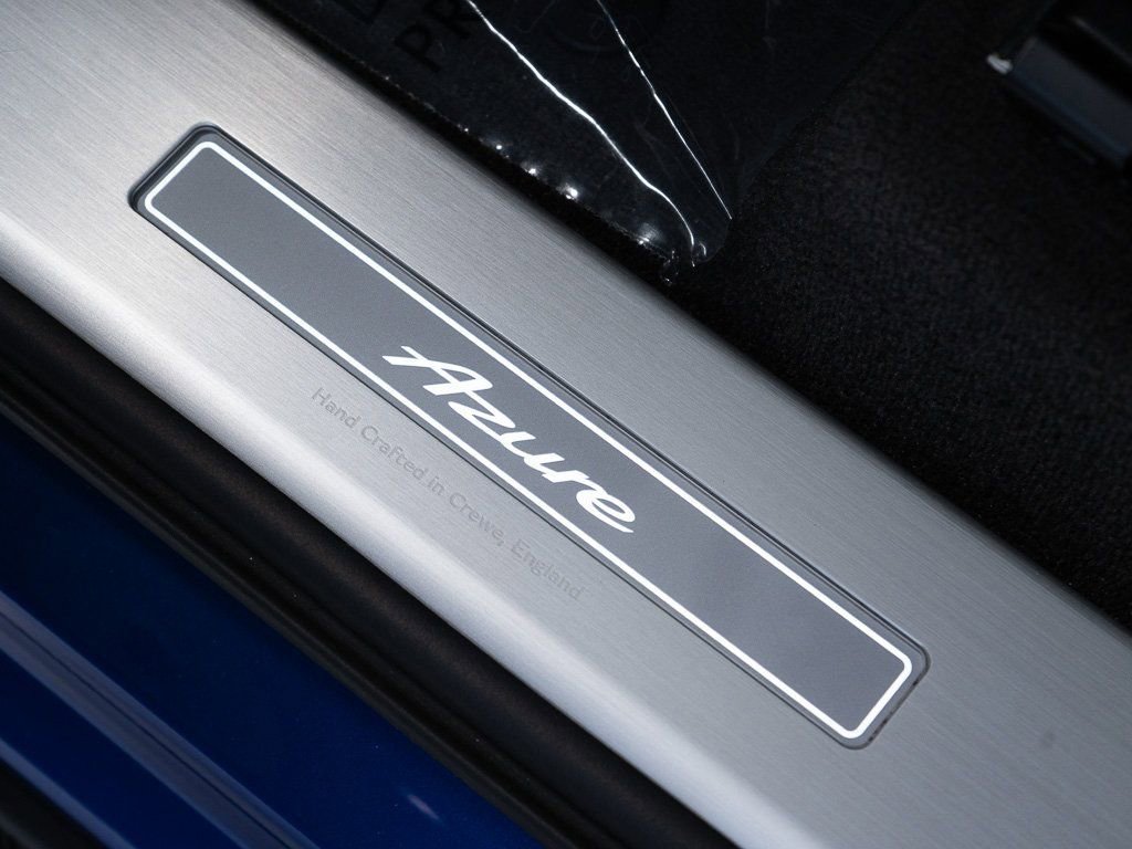 Used 2025 Bentley Bentayga Extended Wheelbase image 13