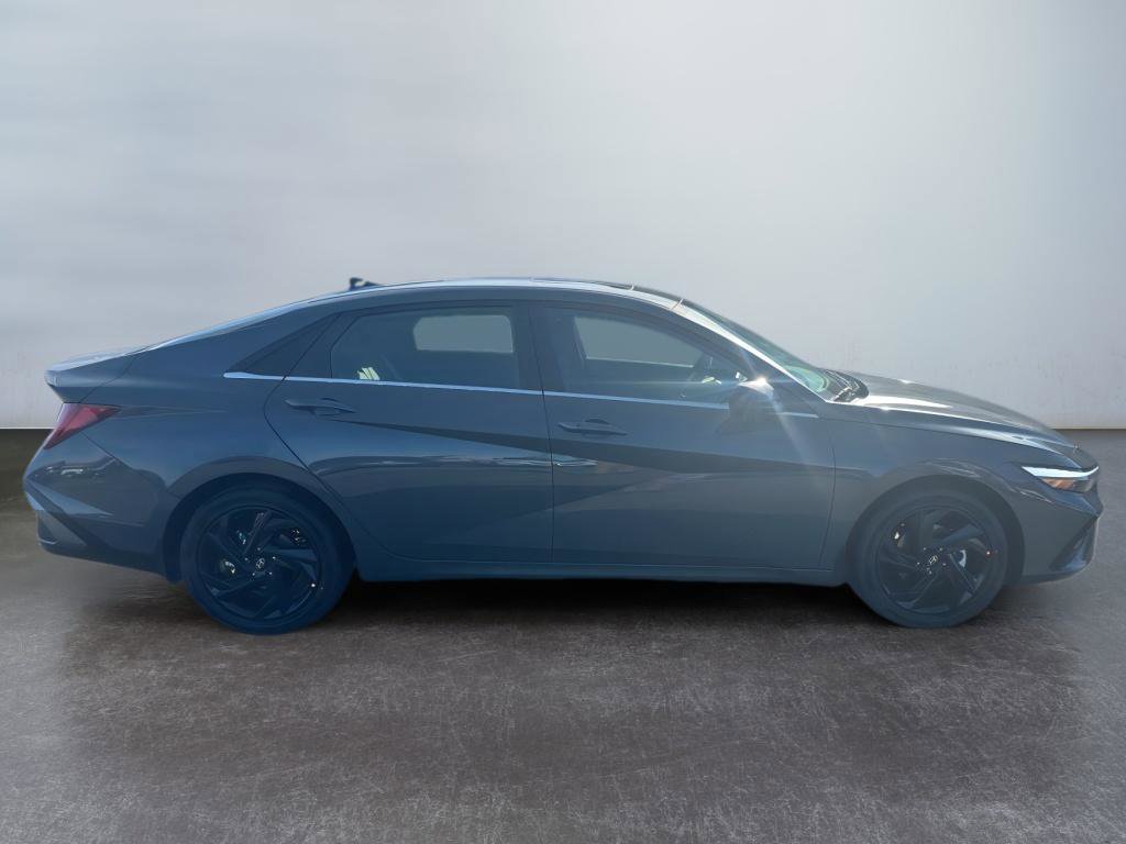 New 2026 Hyundai Elantra SEL Sport Premium image 4