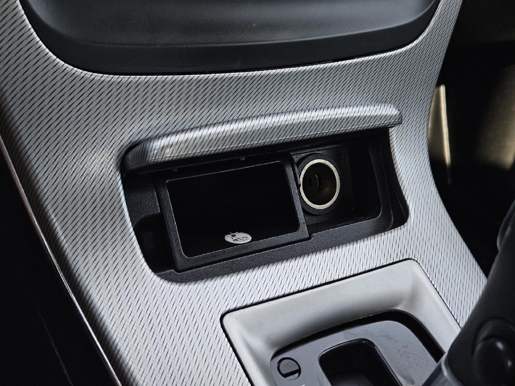 Used 2015 Nissan Sentra SR w/ SR Premium Package FWD image 22