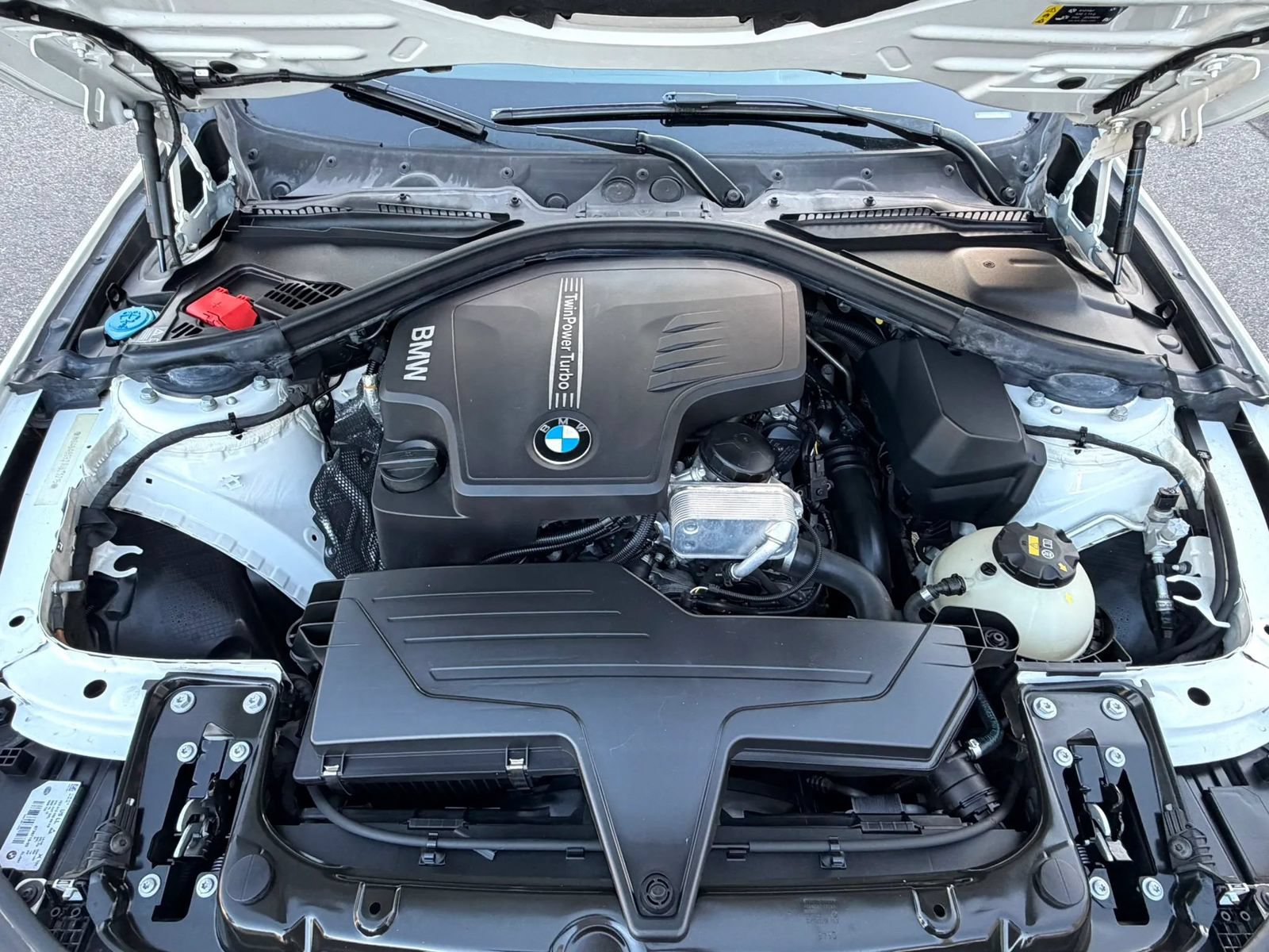 Used 2018 BMW 320i Sedan RWD image 19
