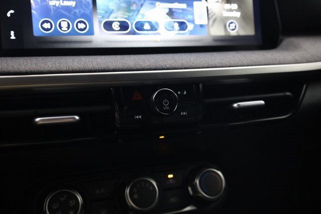 Used 2025 Nissan Kicks SV image 19