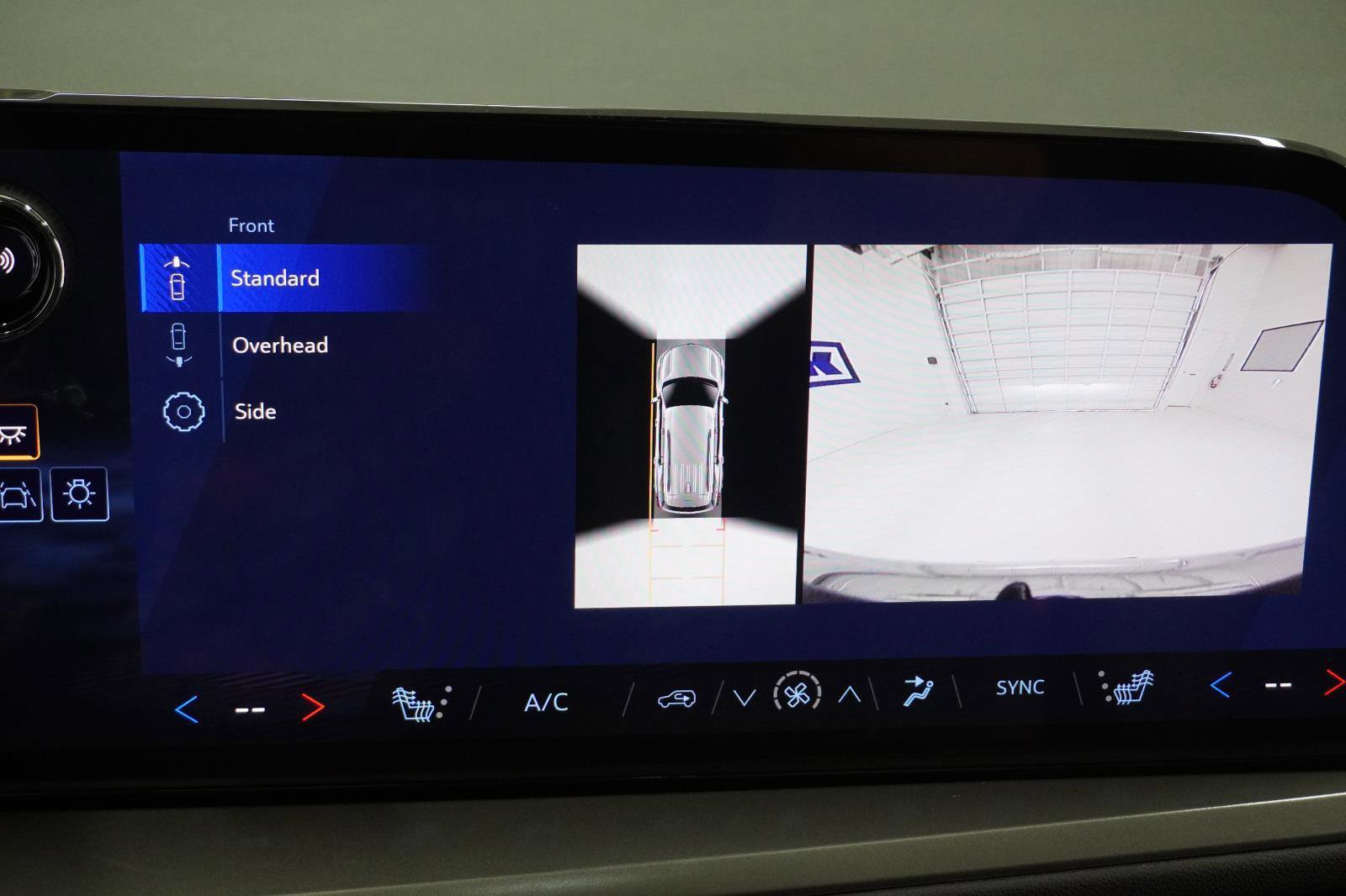 New 2026 Chevrolet Traverse LT w/ Sun and Wheel Package image 33