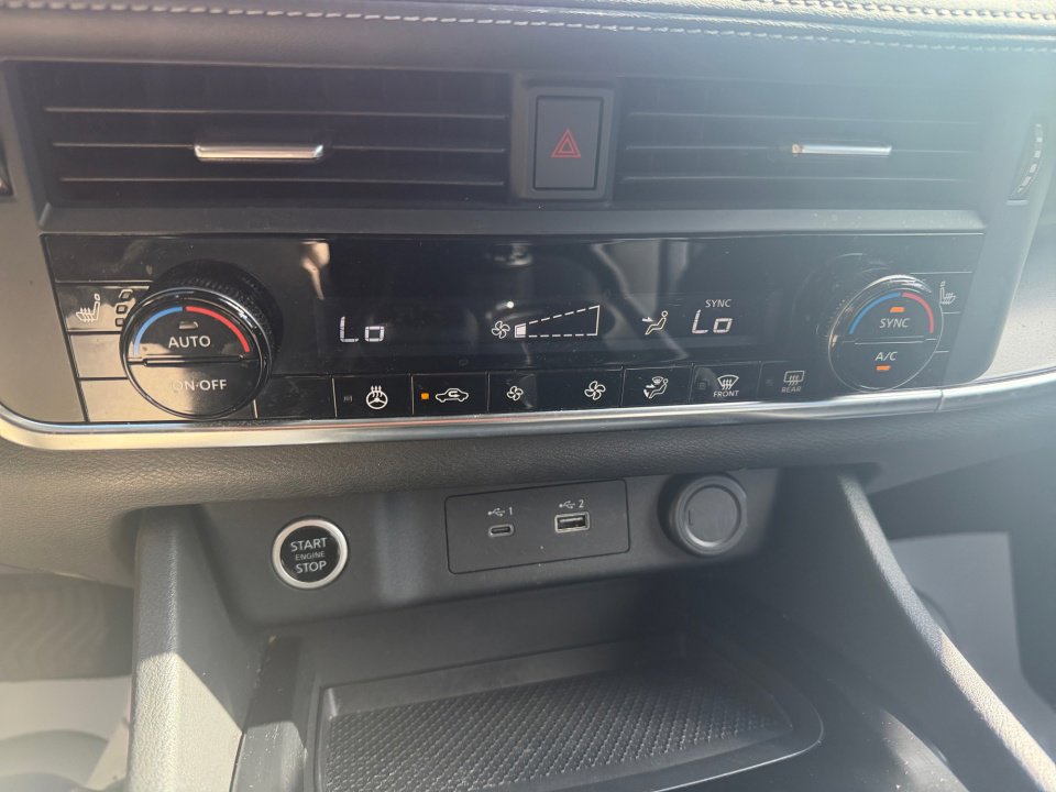 Used 2023 Nissan Rogue SV w/ SV Premium Package image 21