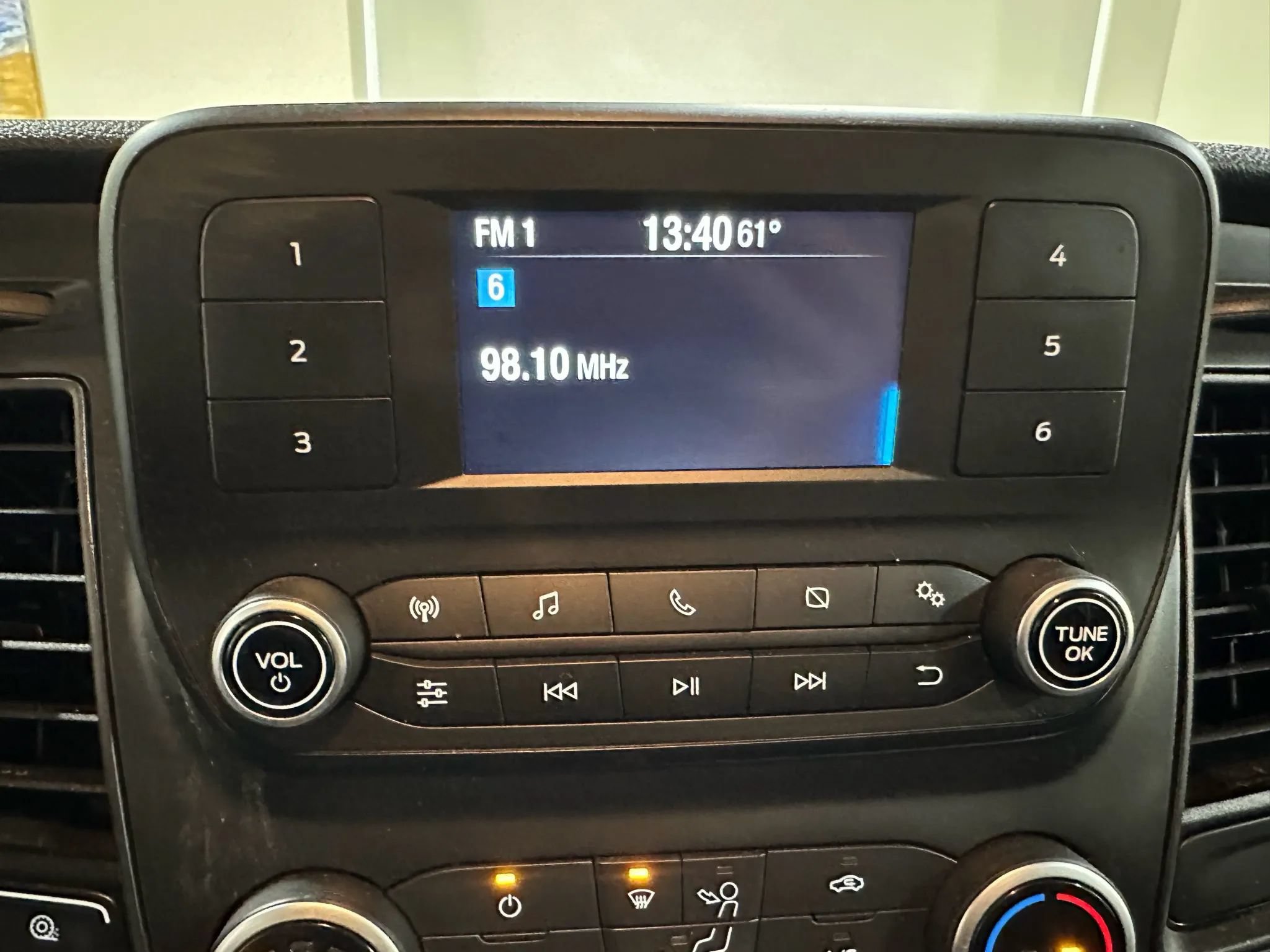 Used 2020 Ford Transit 150 Medium Roof RWD image 39