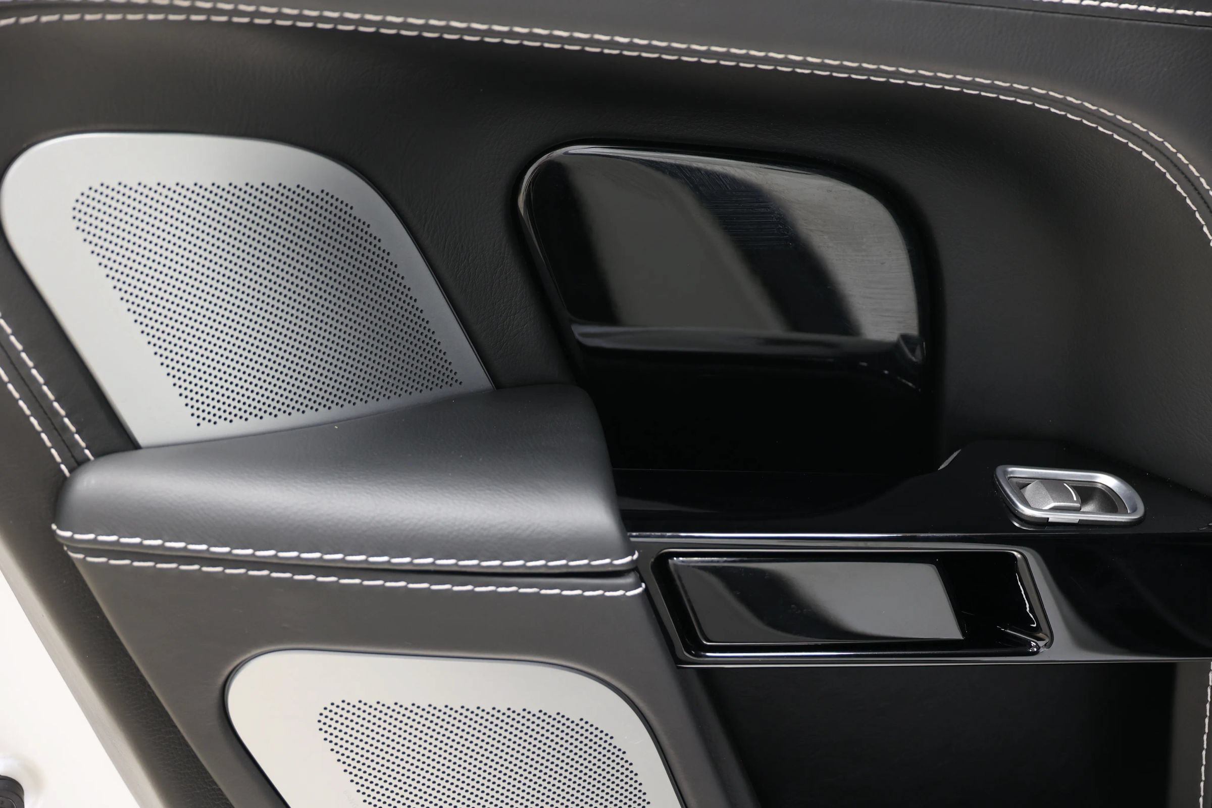 Used 2014 Aston Martin Rapide S RWD image 36