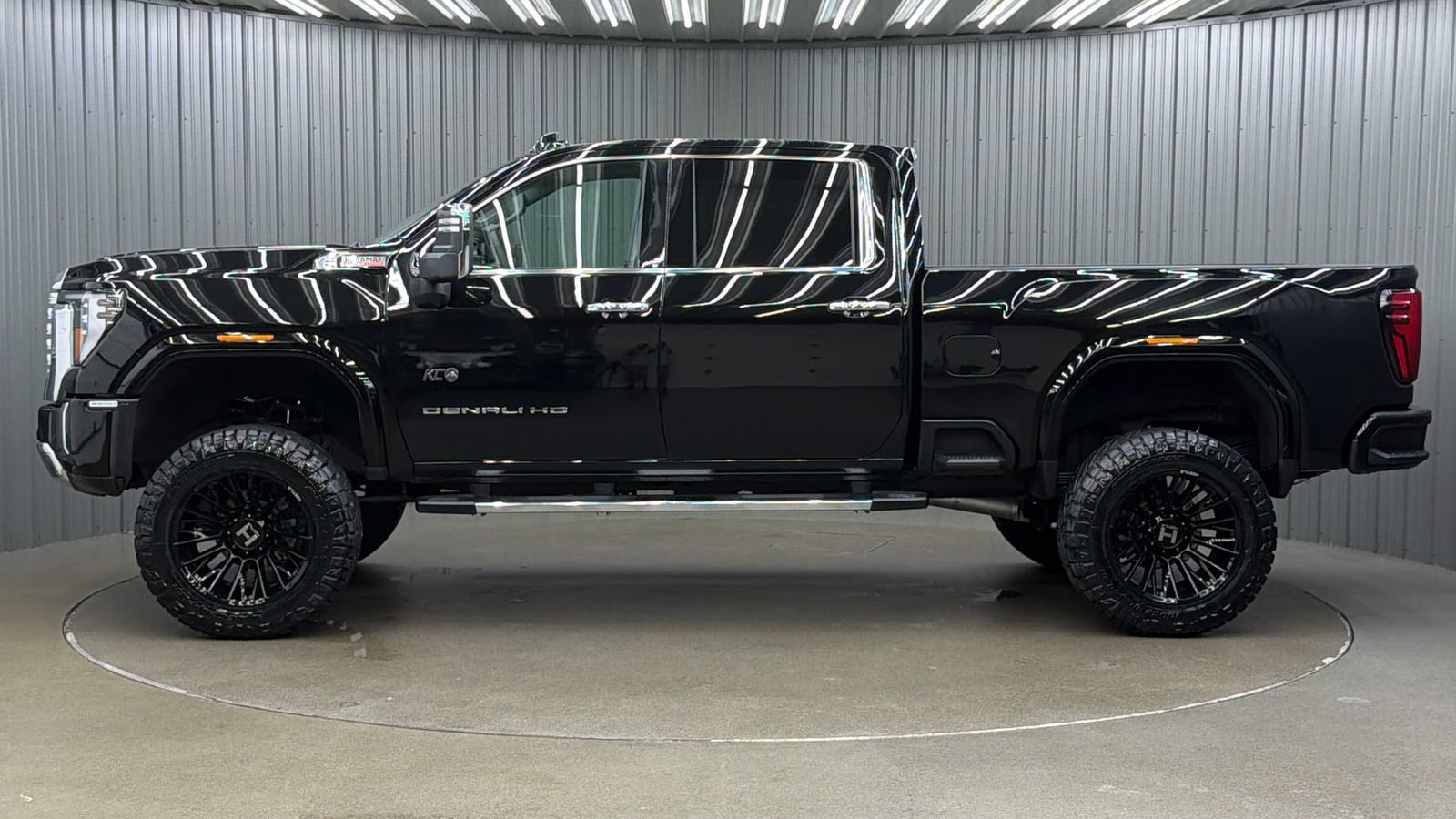Used 2026 GMC Sierra 3500 Denali w/ Denali Reserve Package AWD/4WD image 2