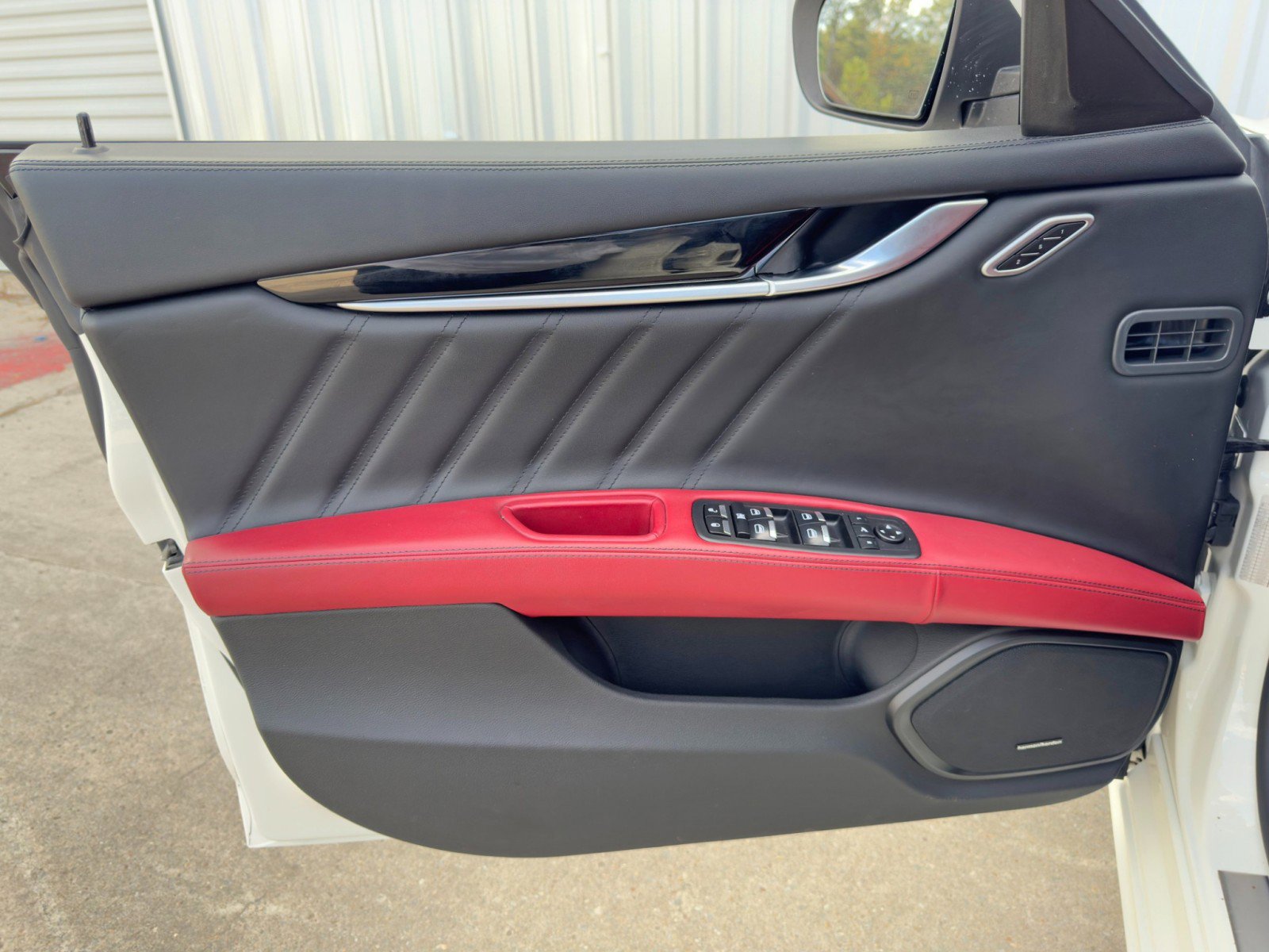 Used 2021 Maserati Ghibli Trofeo image 43