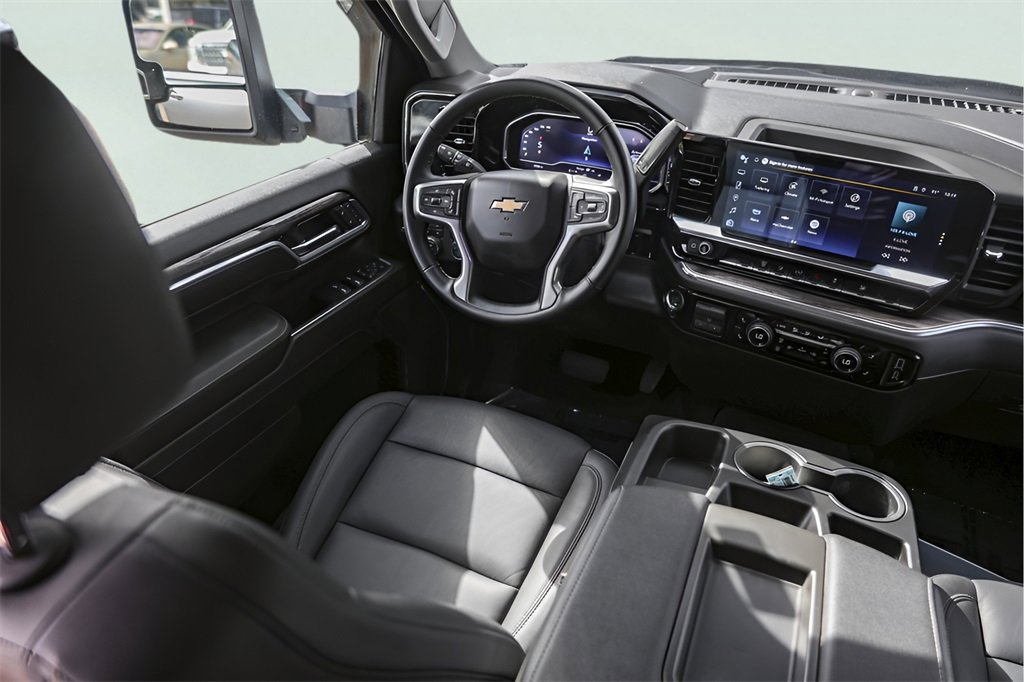 Used 2025 Chevrolet Silverado 2500 LTZ image 28