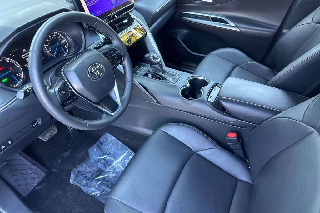 Certified 2023 Toyota Venza Nightshade AWD/4WD image 9