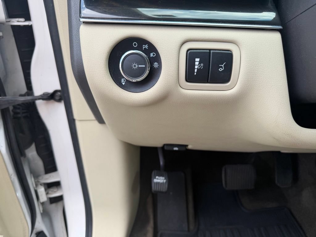 Used 2015 Lincoln MKT AWD w/ Equipment Group 201A image 17