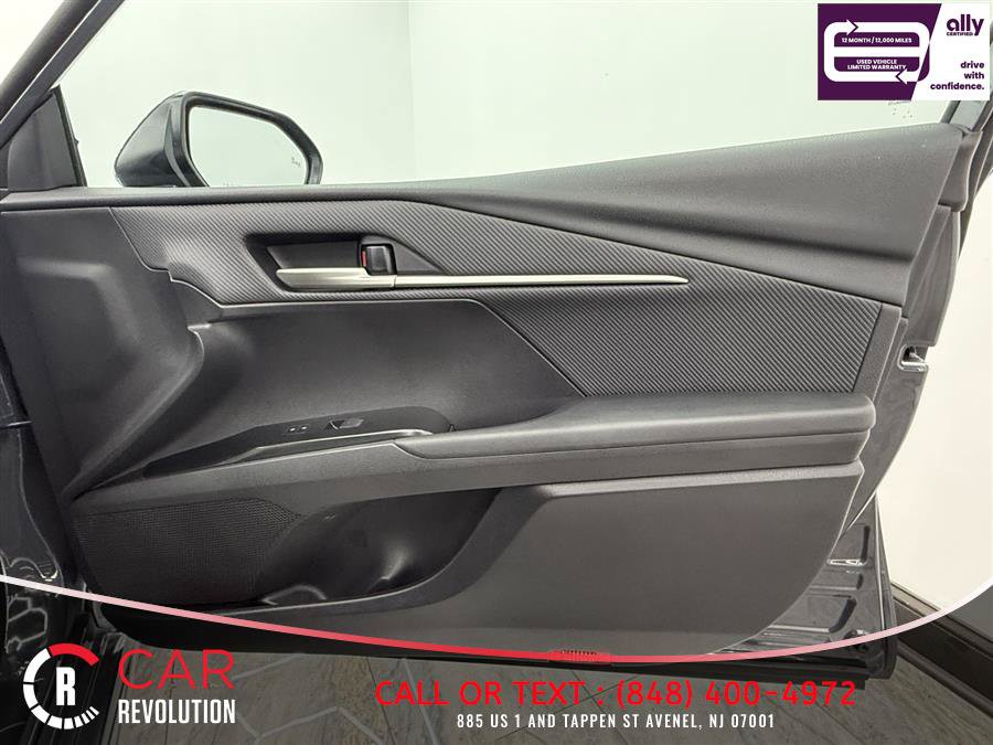 Used 2025 Toyota Camry SE FWD image 38