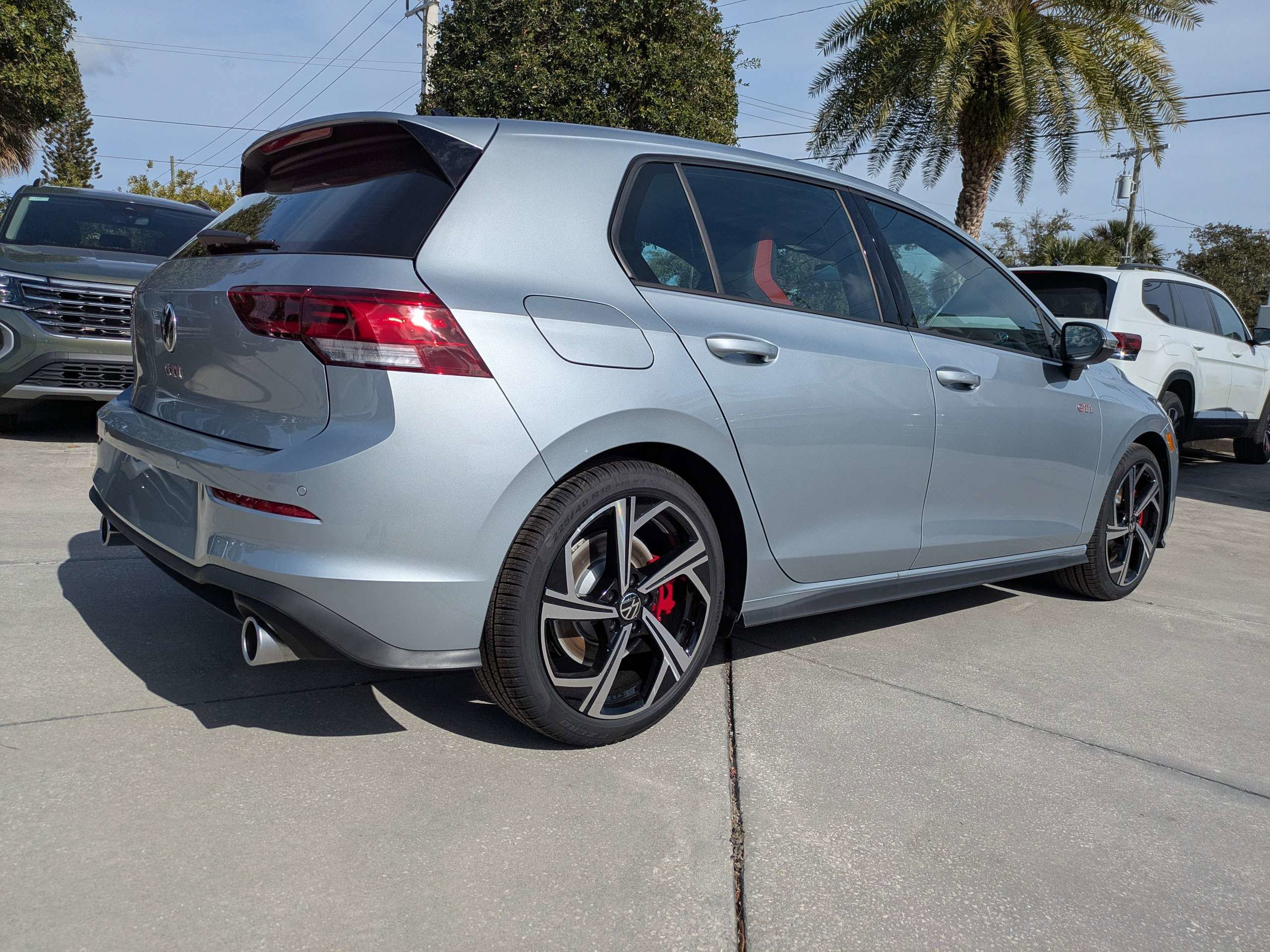 New 2026 Volkswagen GTI SE image 4