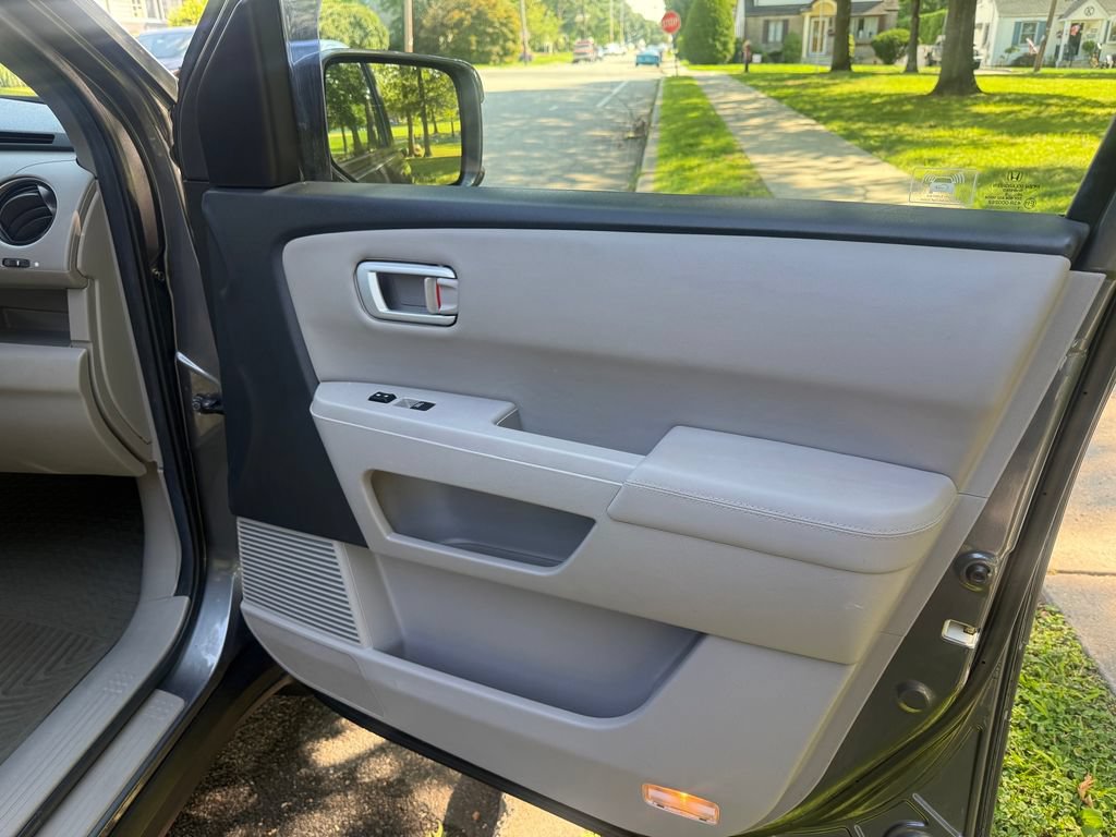 Used 2012 Honda Pilot Touring image 35