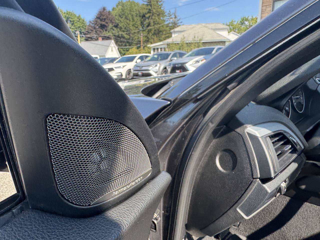 Used 2015 BMW M235i Convertible RWD image 22
