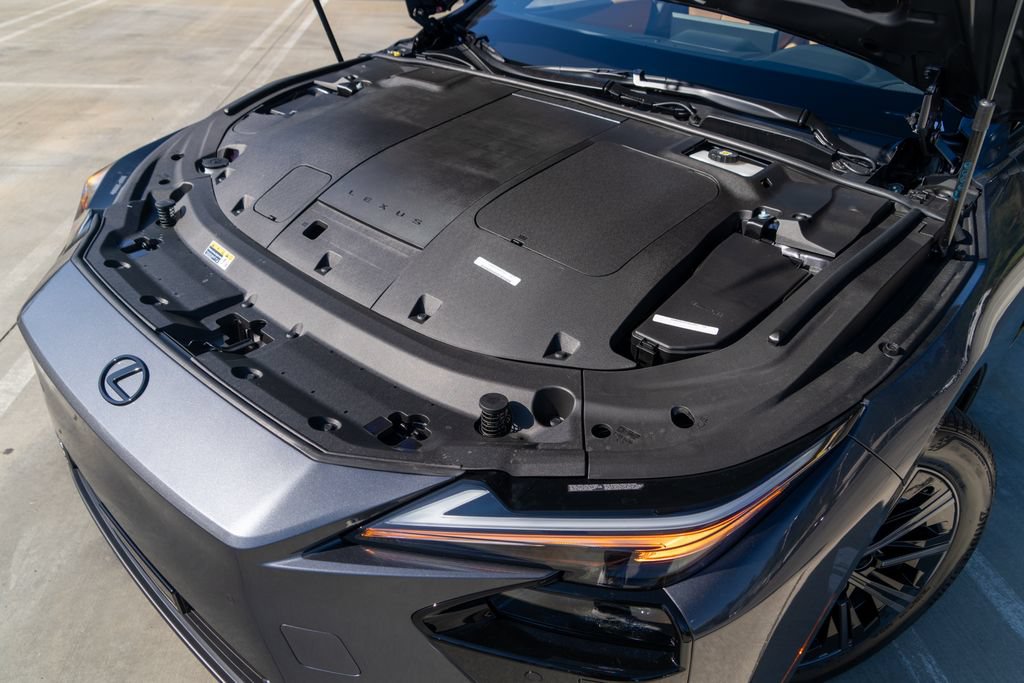 New 2026 Lexus ES 350e FWD image 5