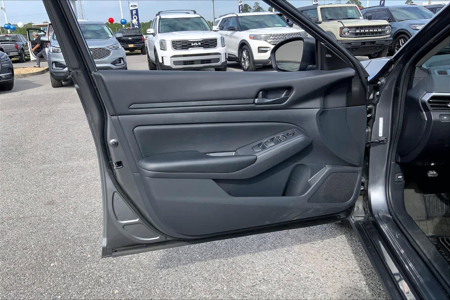 Used 2025 Nissan Altima 2.5 S FWD image 20