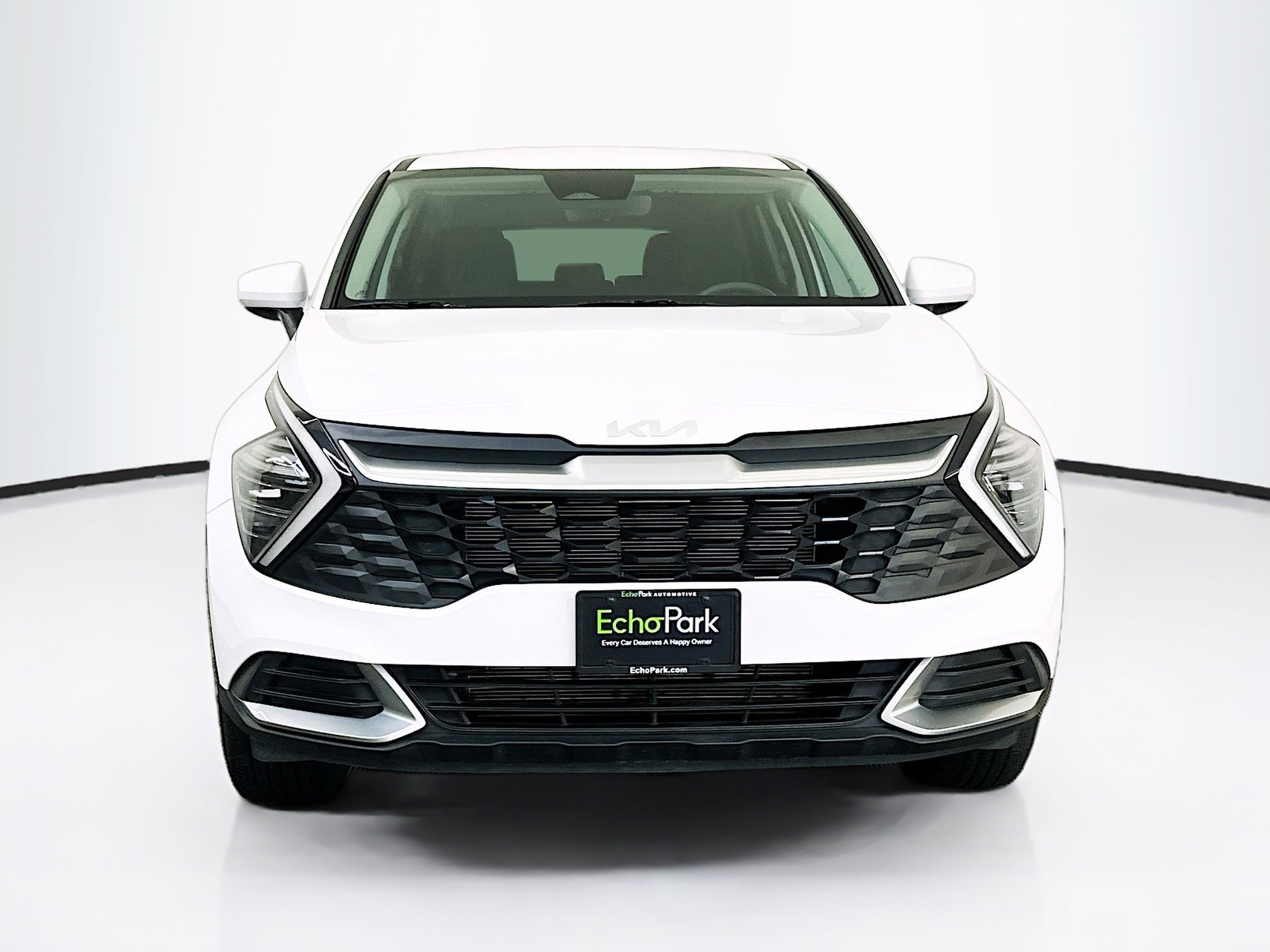 Used 2025 Kia Sportage LX image 2