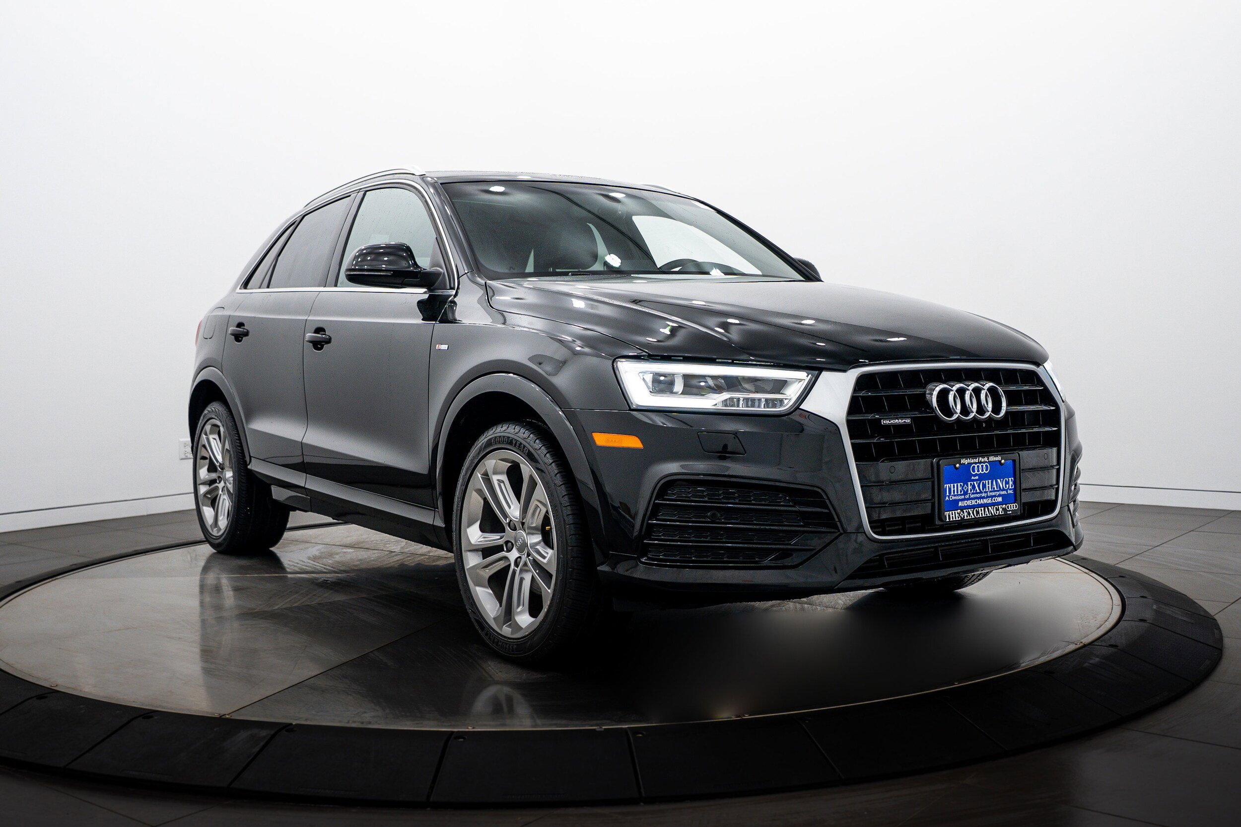 Used 2017 Audi Q3 2.0T Prestige w/ Prestige Package AWD/4WD image 2