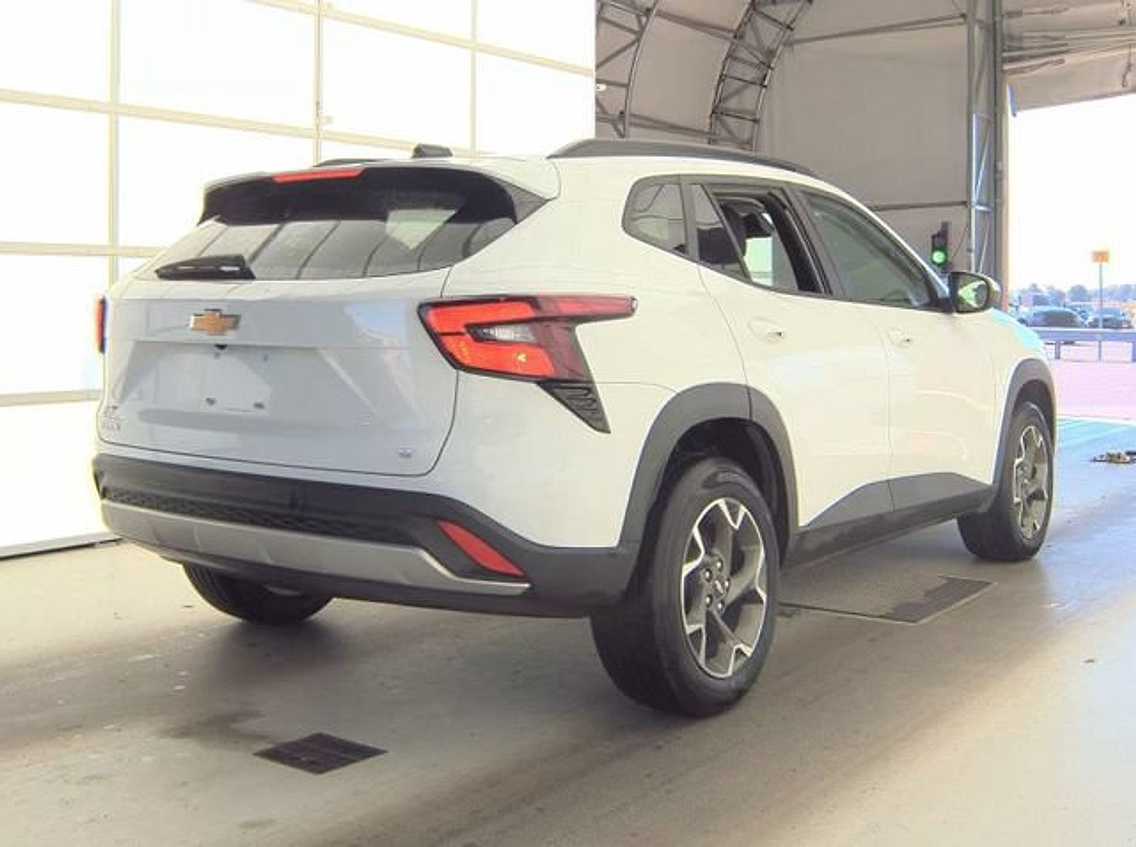 Used 2024 Chevrolet Trax LT w/ Driver Confidence Package FWD image 5