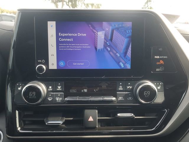 Used 2023 Toyota Highlander LE image 29