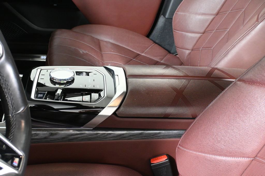 Certified 2024 BMW 760i xDrive AWD/4WD image 24