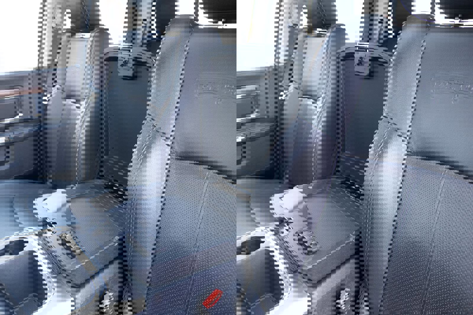 Used 2018 RAM 1500 Laramie w/ Convenience Group image 10