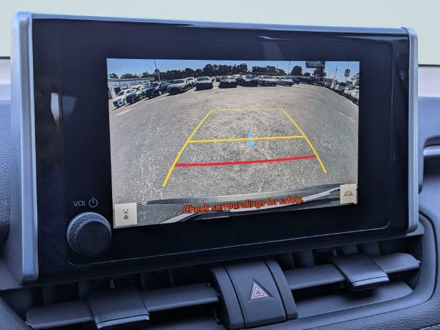 Used 2025 Toyota RAV4 XLE FWD image 20