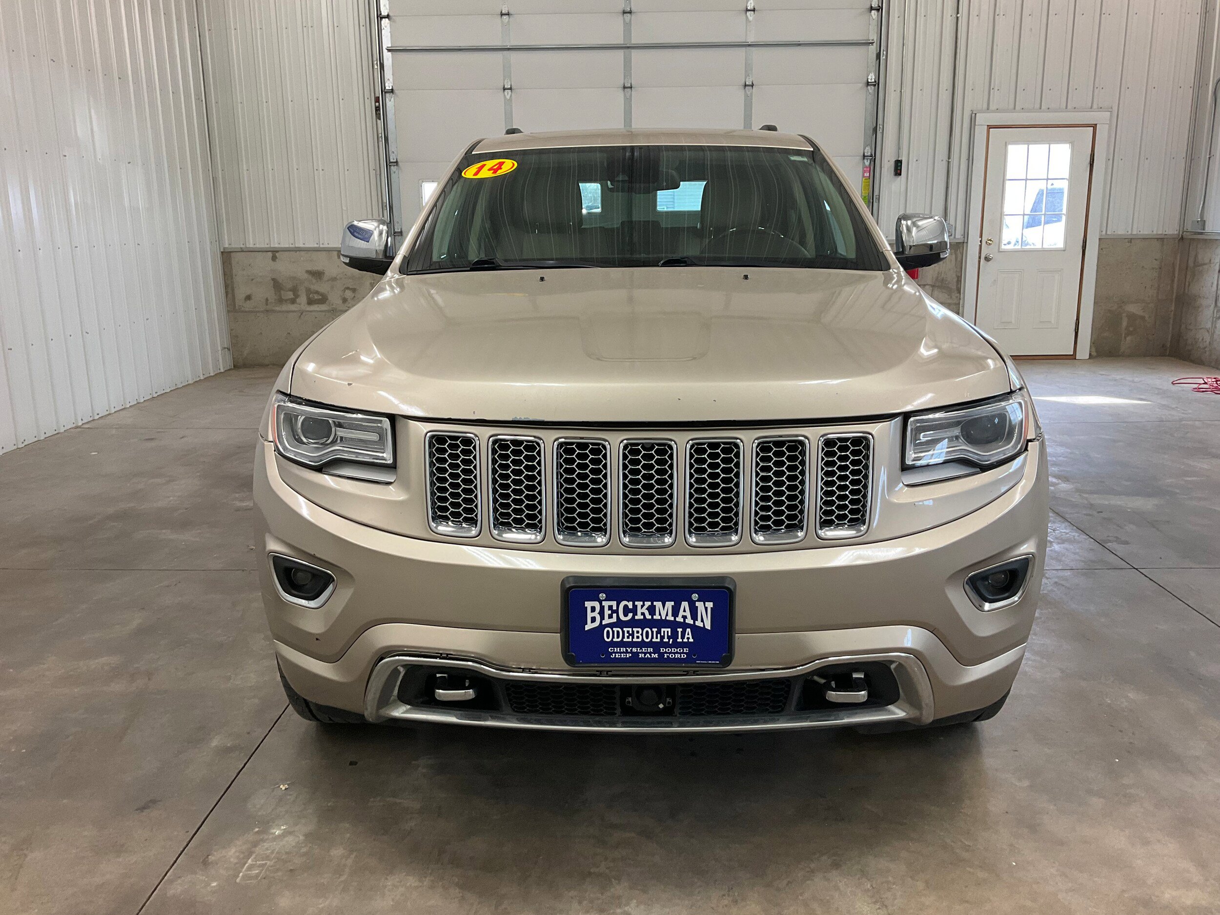Used 2014 Jeep Grand Cherokee Overland w/ Advanced Technology Group AWD/4WD image 8