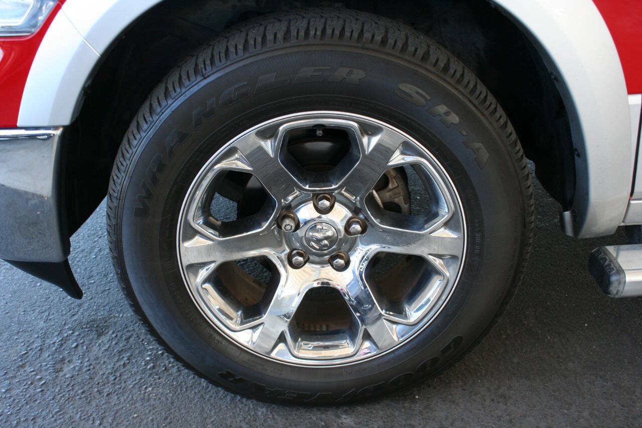 Used 2014 RAM 1500 Laramie RWD image 9