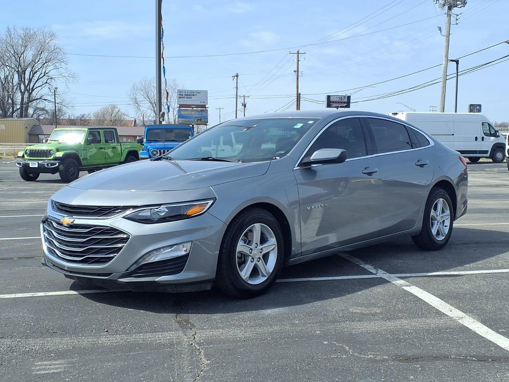 Used 2024 Chevrolet Malibu LT image 3