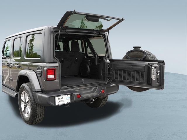 Used 2020 Jeep Wrangler Unlimited Sahara AWD/4WD image 17