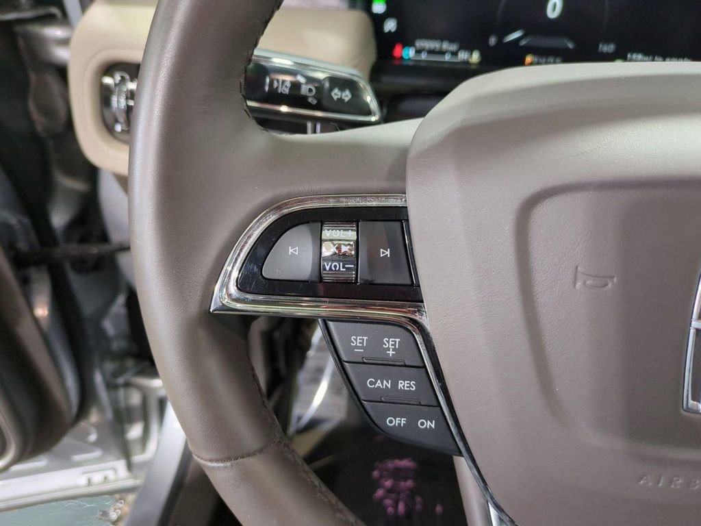 Certified 2023 Lincoln Nautilus Reserve image 20